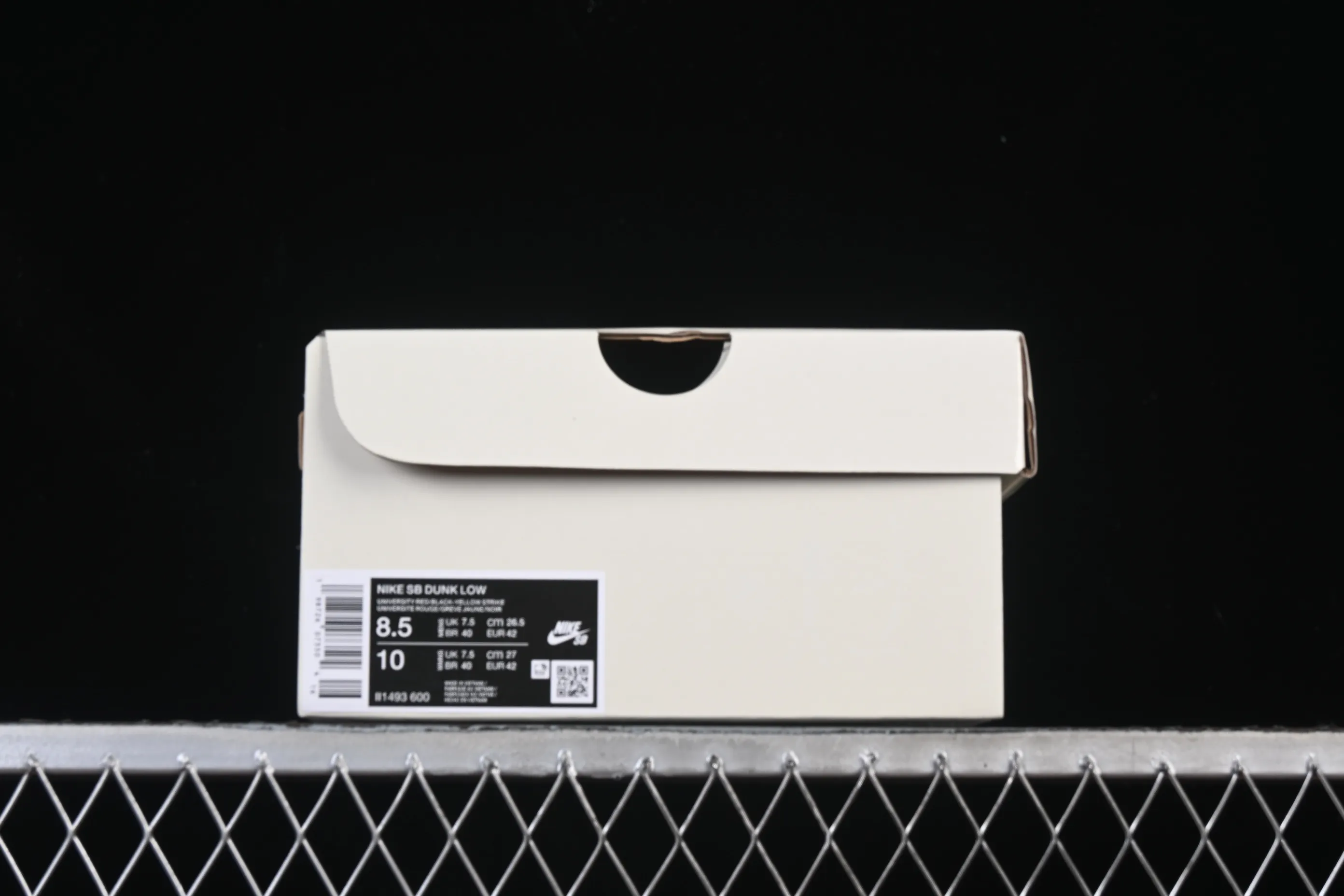 All categories Nk SB Dunk series Nk SB Dunk Low low-top sneakers Nike SB Dunk Low "Nardwuar" joint model Scottish plaid low-top casual skateboard shoes II1493-600